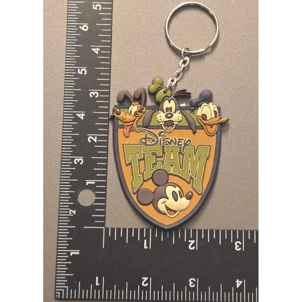 Vtg Walt Disney World Cast Exclusive Disney Team Rubber Keychain Mickey Goofy